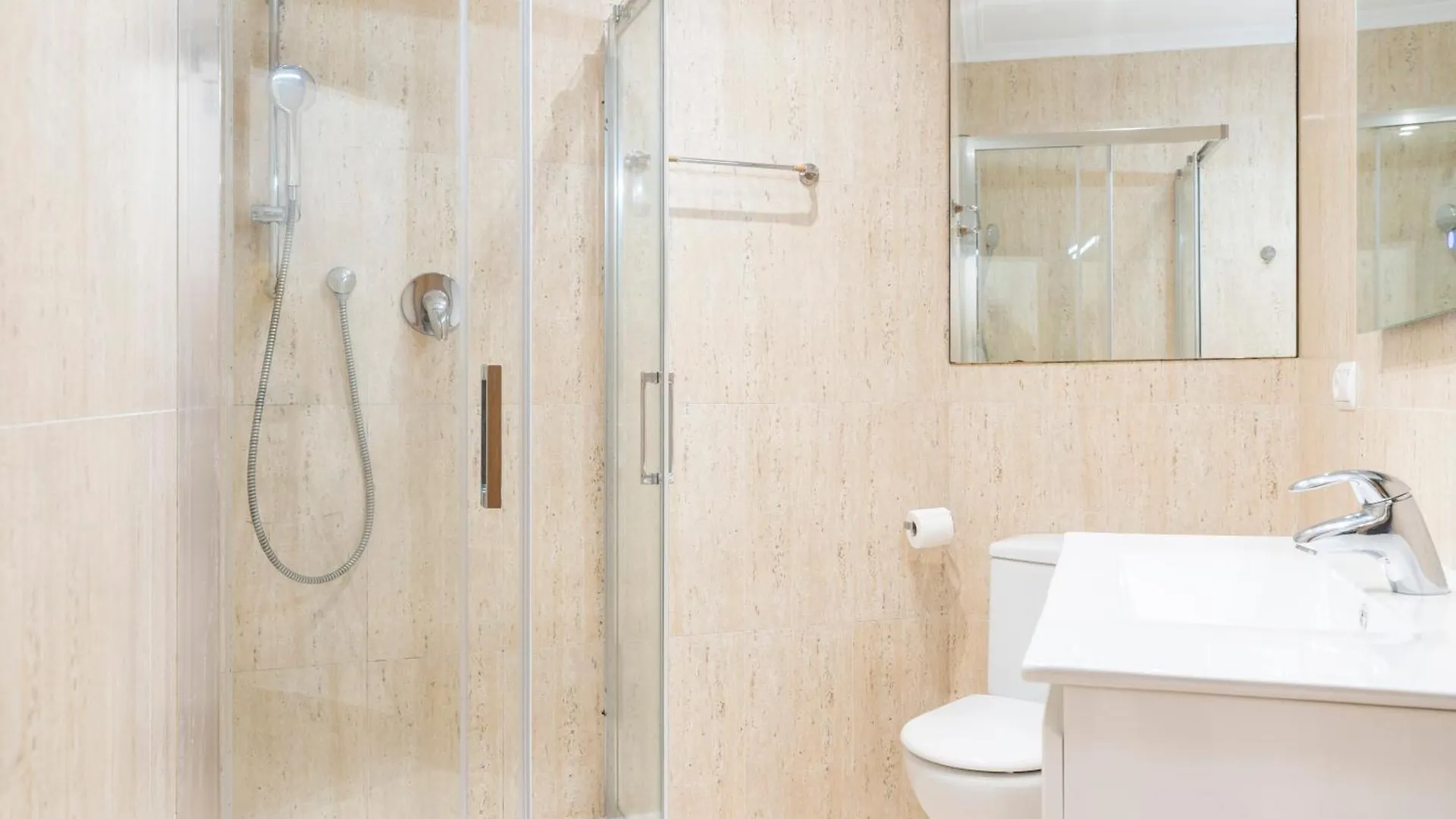 Espacioso Y Bien Equipado Apartamento Cerca De La Playa San Sebastián Lägenhet